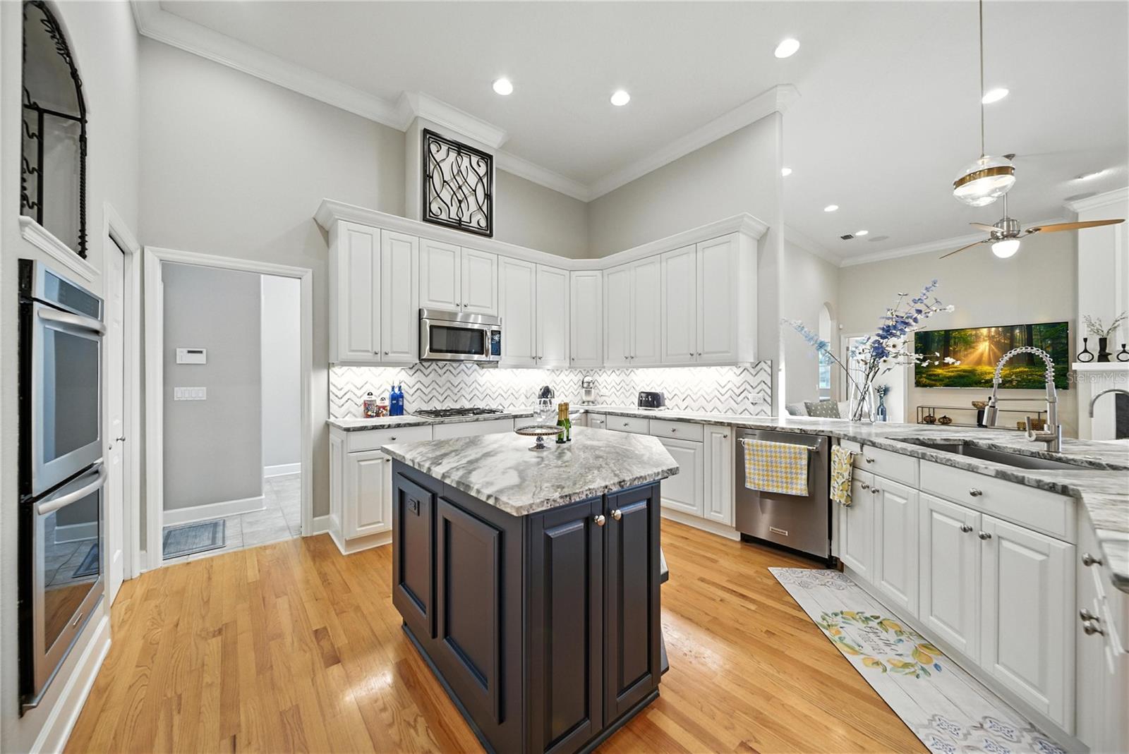 Image 8 of 48 For 17210 Broadoak Drive