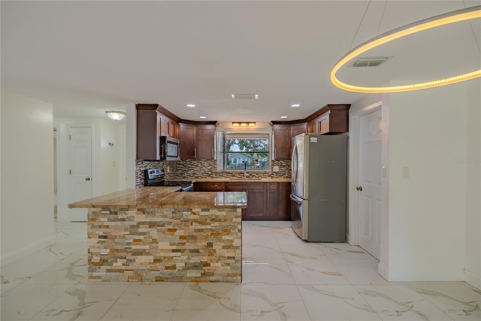 Image 7 of 36 For 7931 Bracken Drive