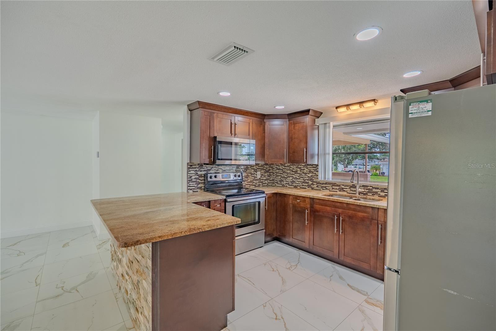 Image 8 of 36 For 7931 Bracken Drive