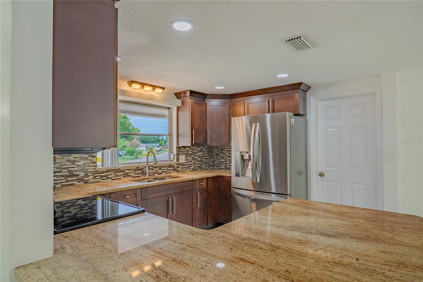 Image 9 of 36 For 7931 Bracken Drive