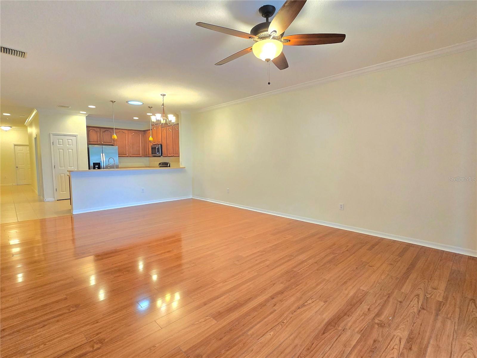 Listing photo id 8 for 2329 Barracuda Court