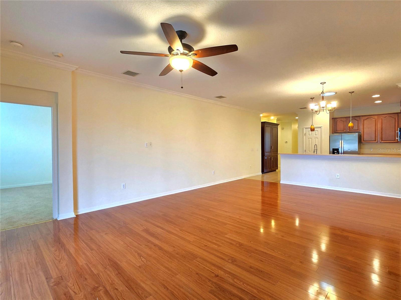 Listing photo id 9 for 2329 Barracuda Court