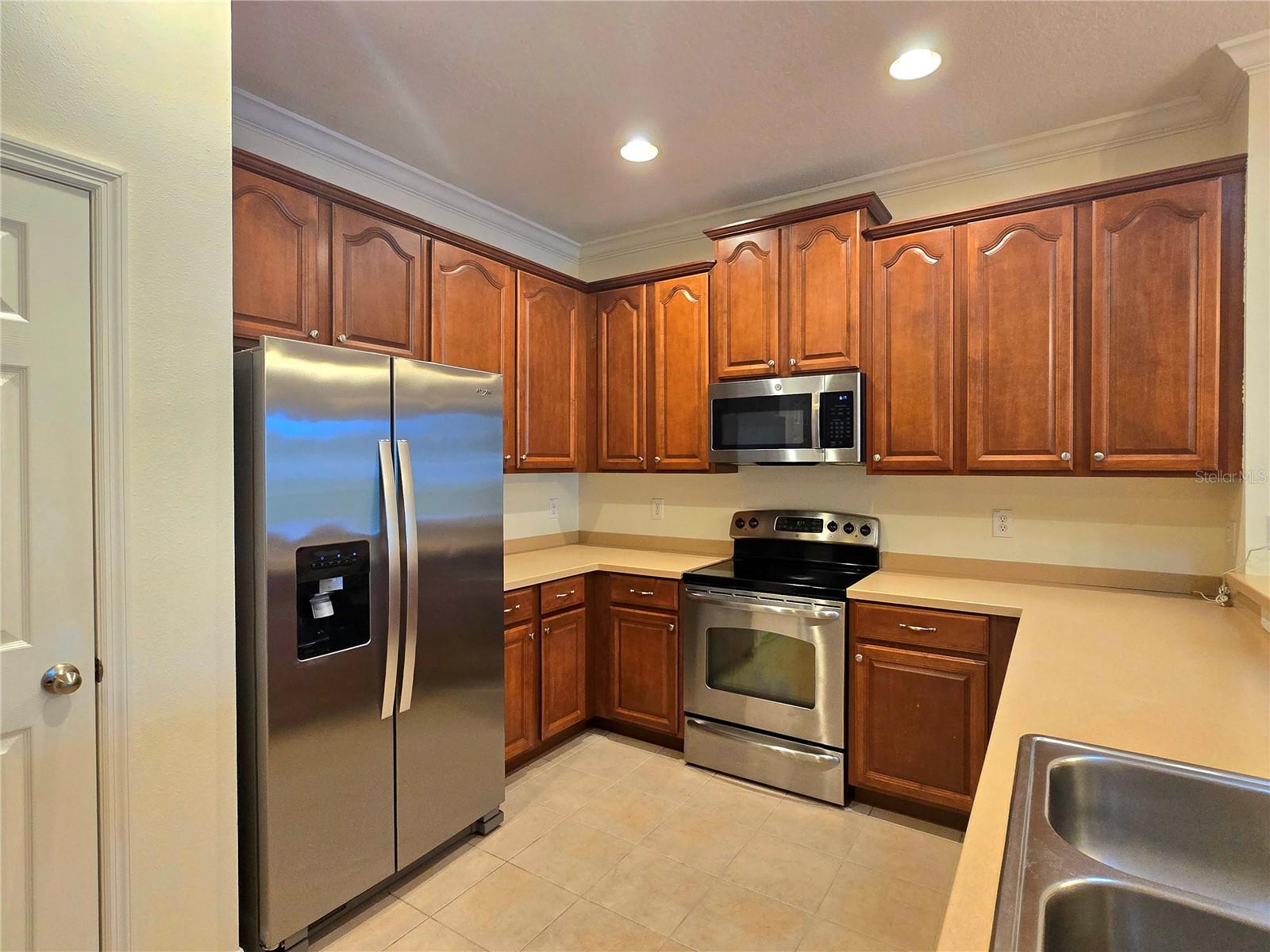 Listing photo id 11 for 2329 Barracuda Court
