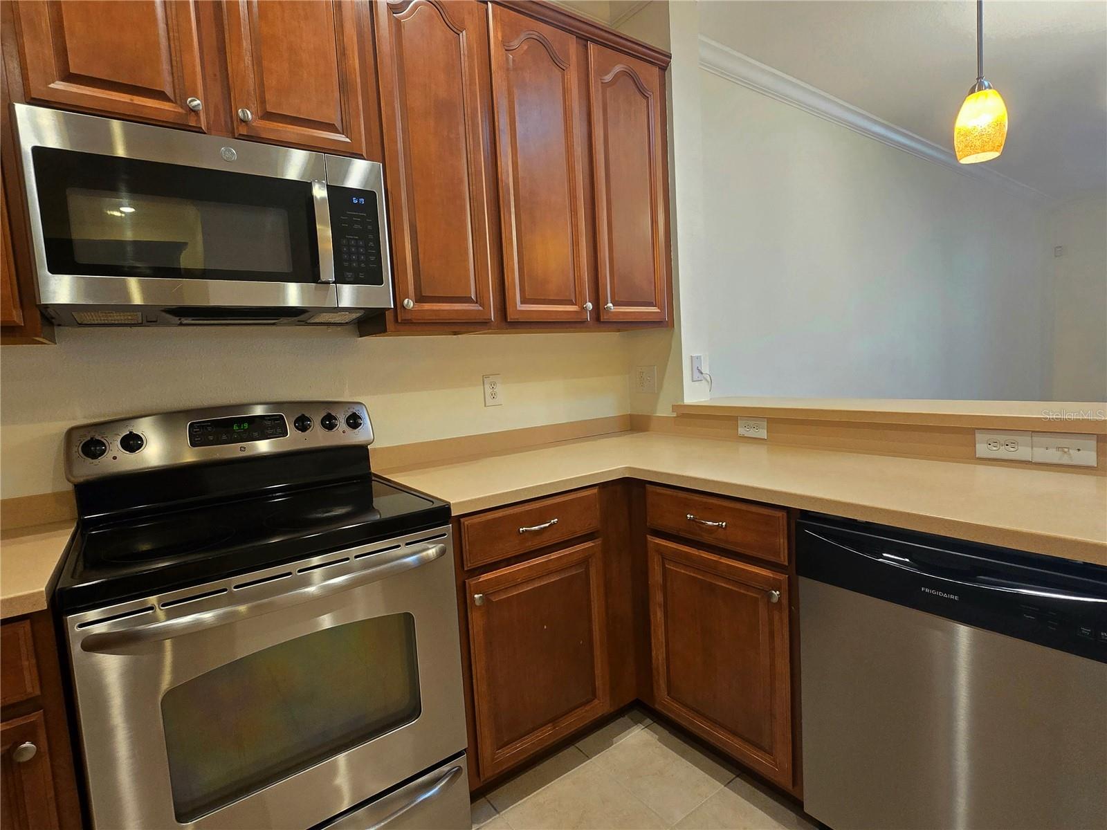 Listing photo id 14 for 2329 Barracuda Court