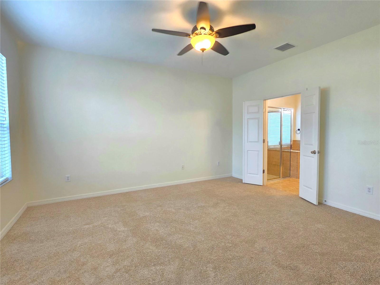 Listing photo id 16 for 2329 Barracuda Court