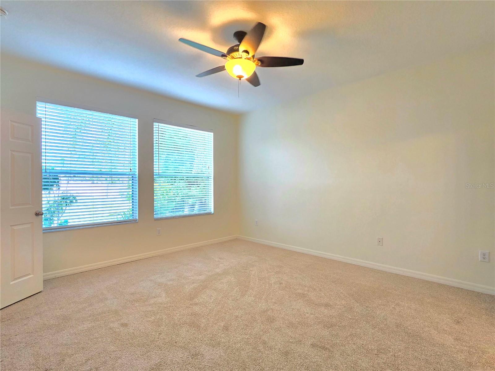 Listing photo id 17 for 2329 Barracuda Court