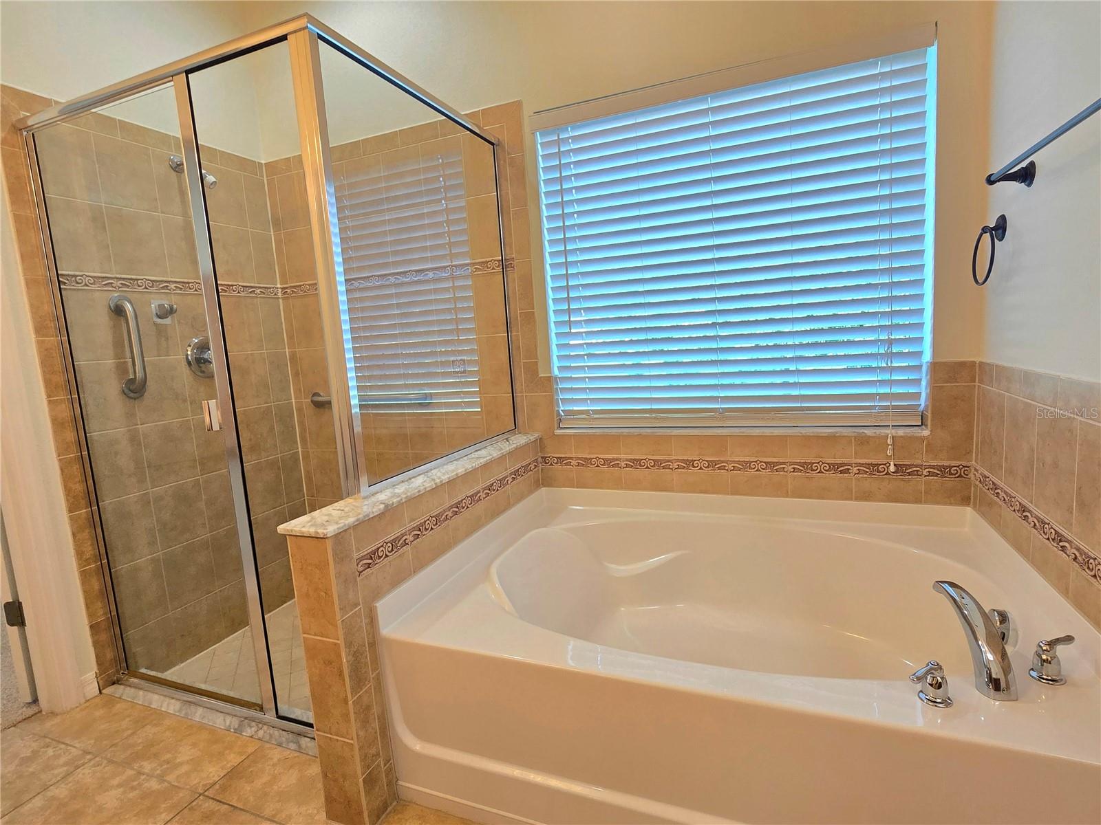 Listing photo id 19 for 2329 Barracuda Court