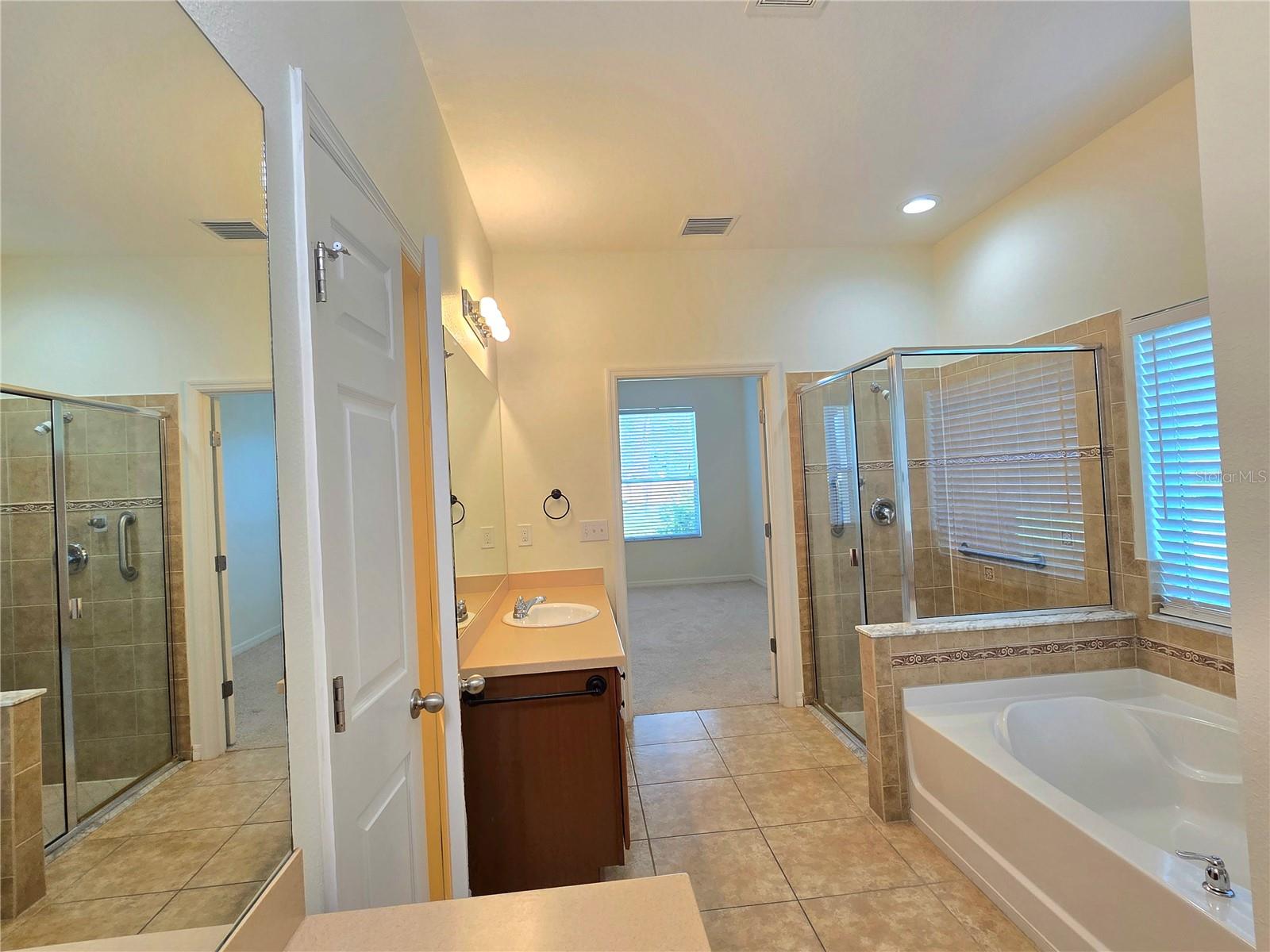 Listing photo id 22 for 2329 Barracuda Court