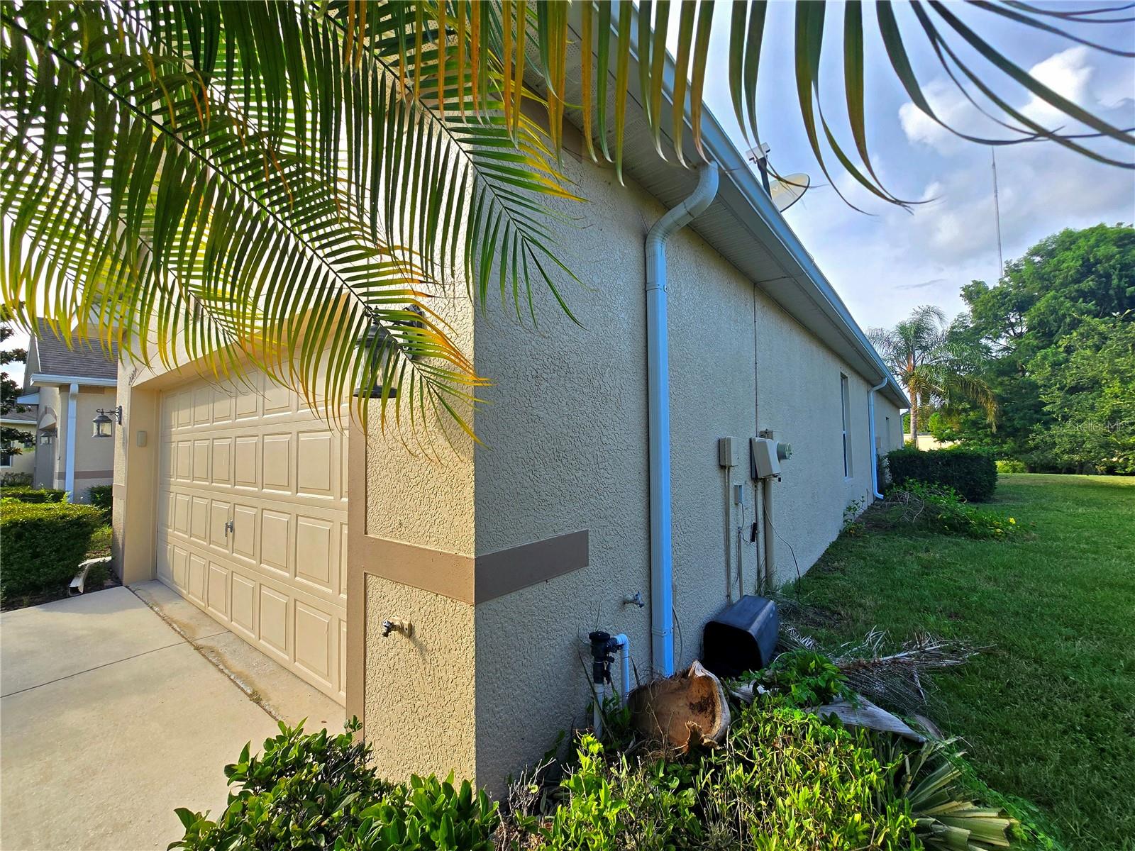 Listing photo id 1 for 2329 Barracuda Court