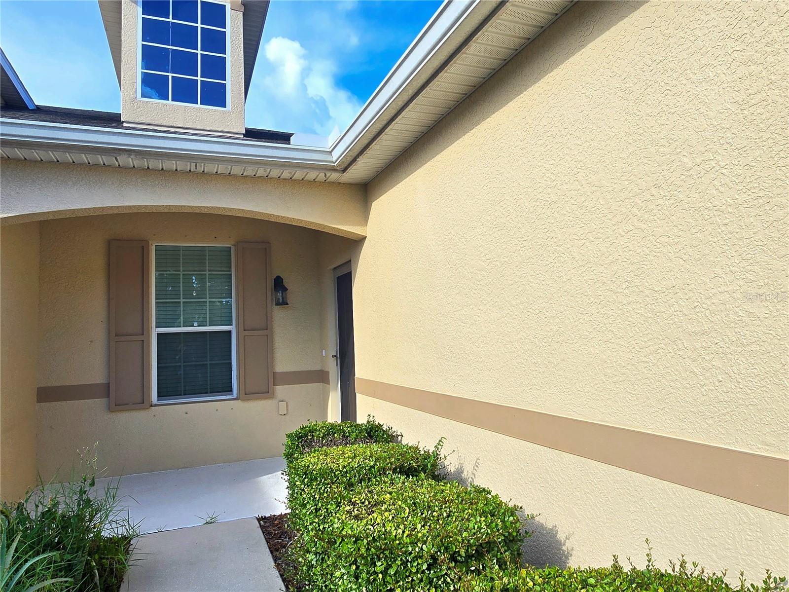 Listing photo id 2 for 2329 Barracuda Court