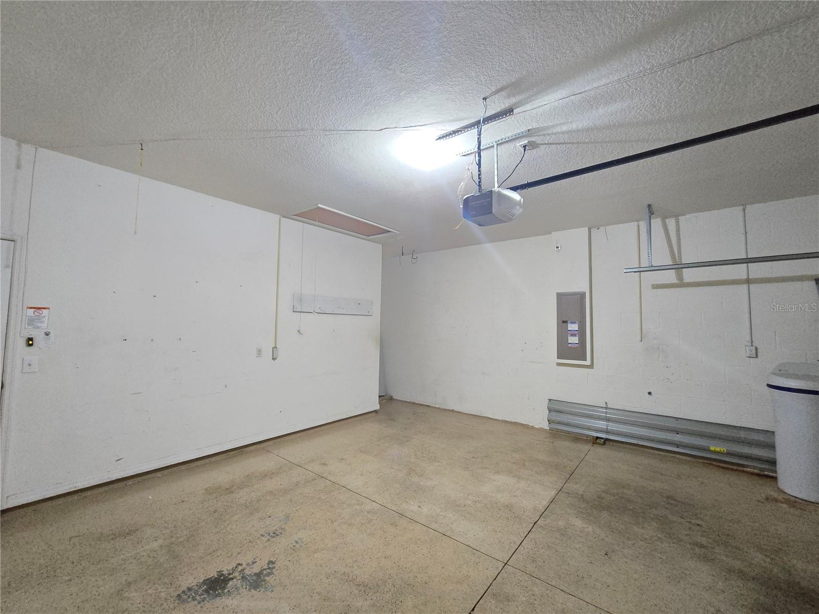 Listing photo id 40 for 2329 Barracuda Court