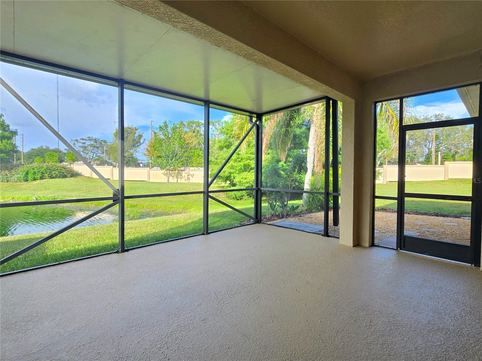 Listing photo id 4 for 2329 Barracuda Court