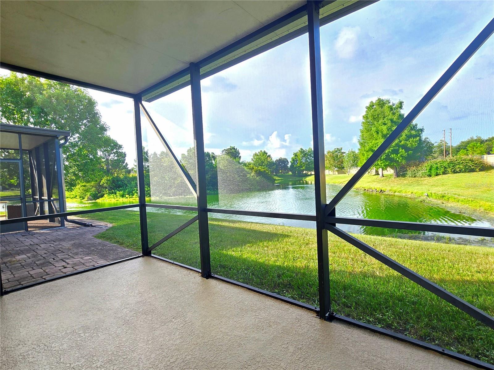 Listing photo id 5 for 2329 Barracuda Court
