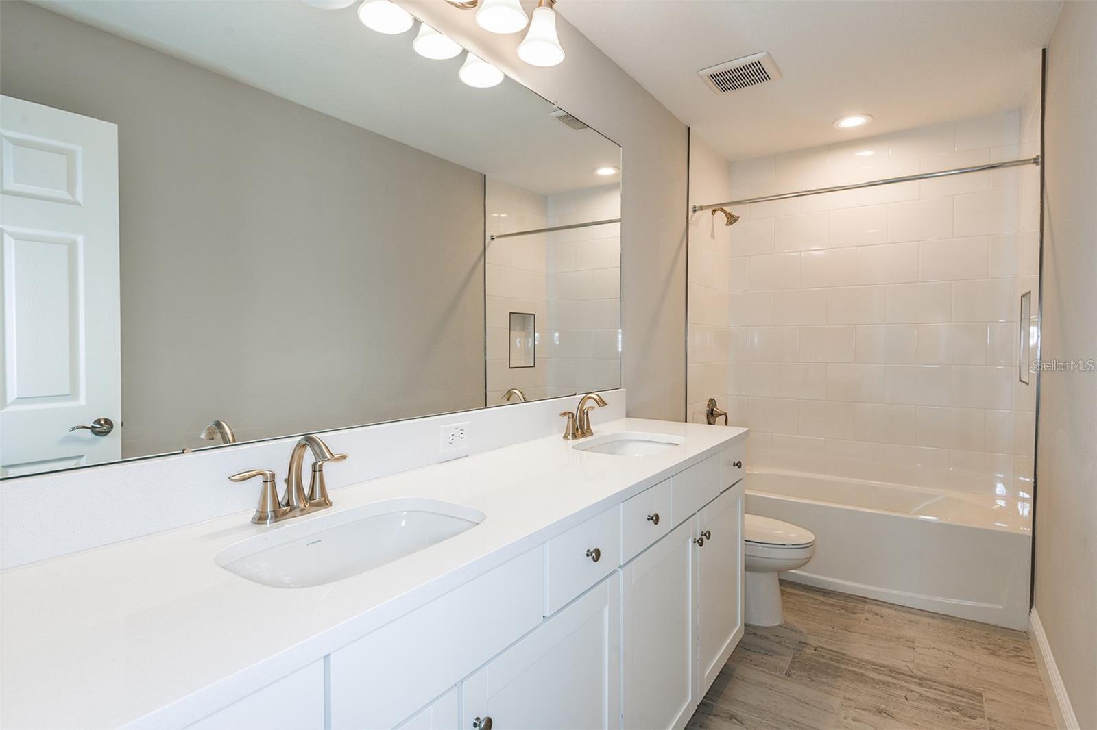 Image 11 of 17 For 4668 Ballantrae Boulevard