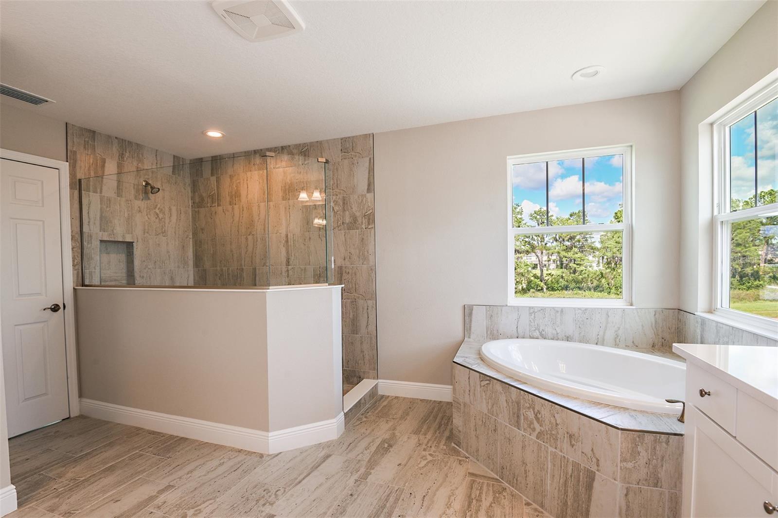 Image 7 of 17 For 4668 Ballantrae Boulevard