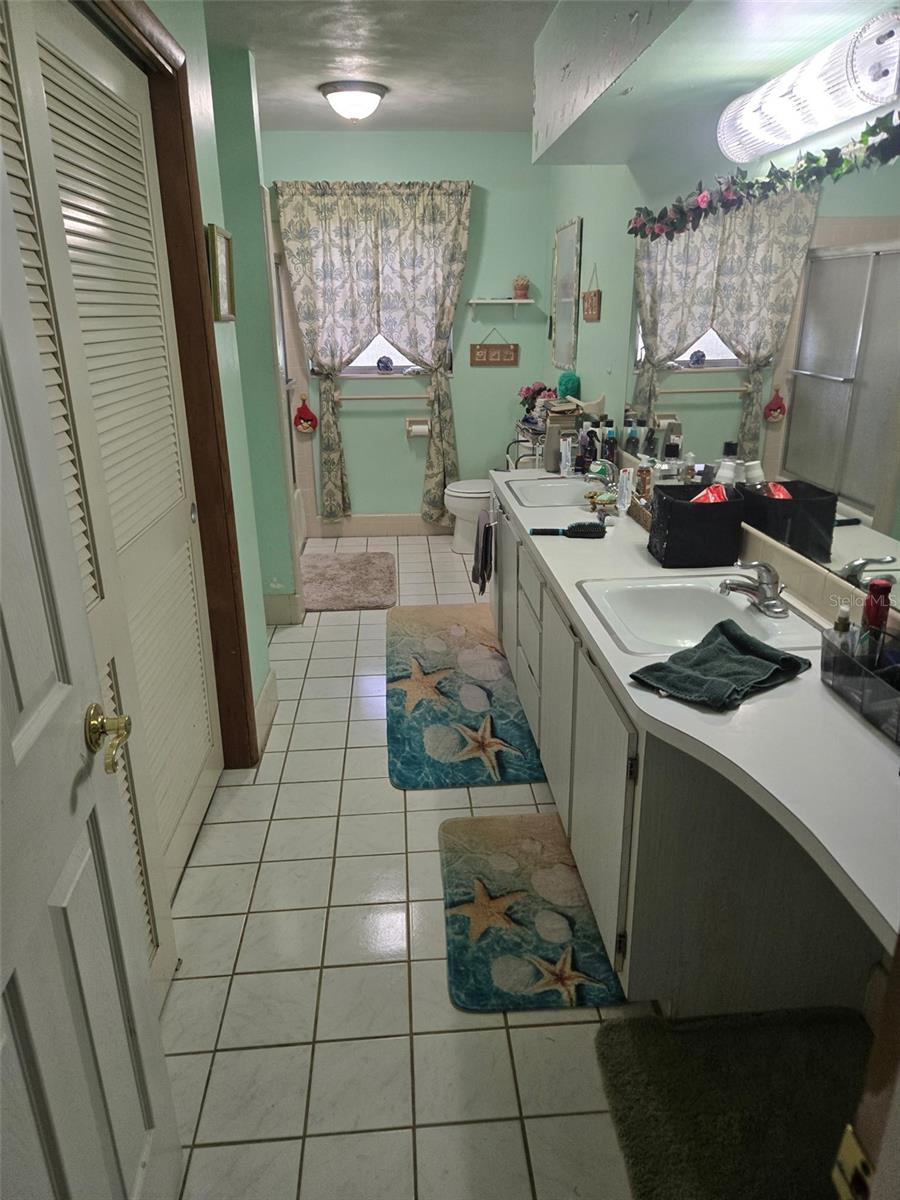 Image 30 of 33 For 172 Coral Vine Drive