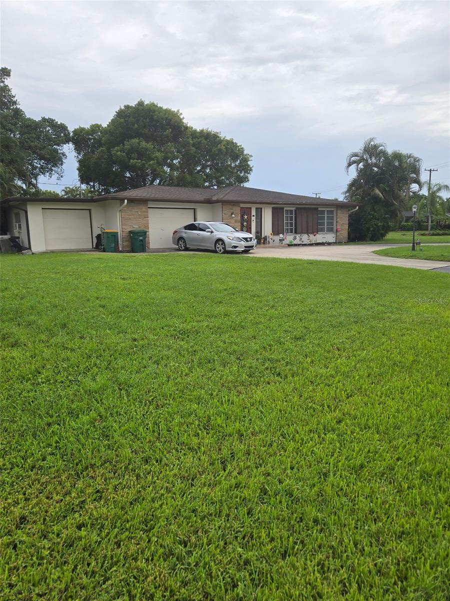 Image 8 of 33 For 172 Coral Vine Drive
