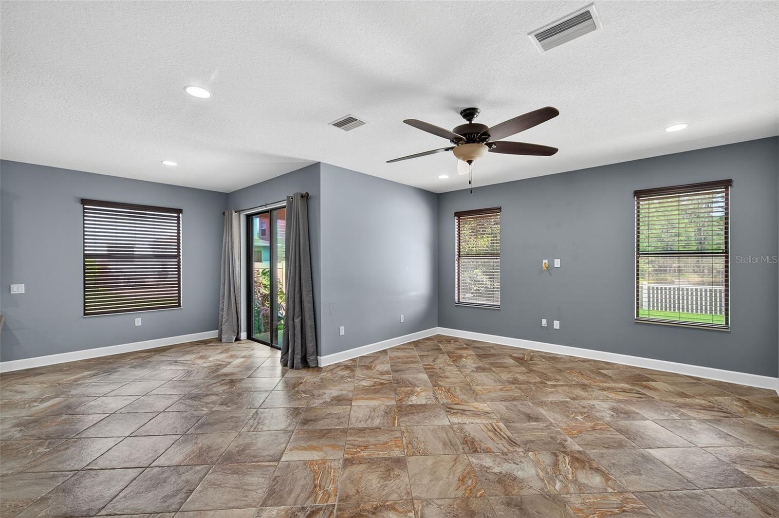 Image 14 of 35 For 1120 Maza Place