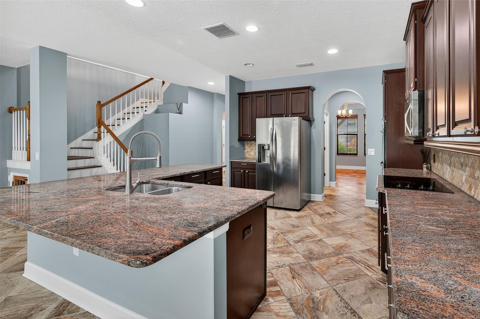 Image 9 of 35 For 1120 Maza Place