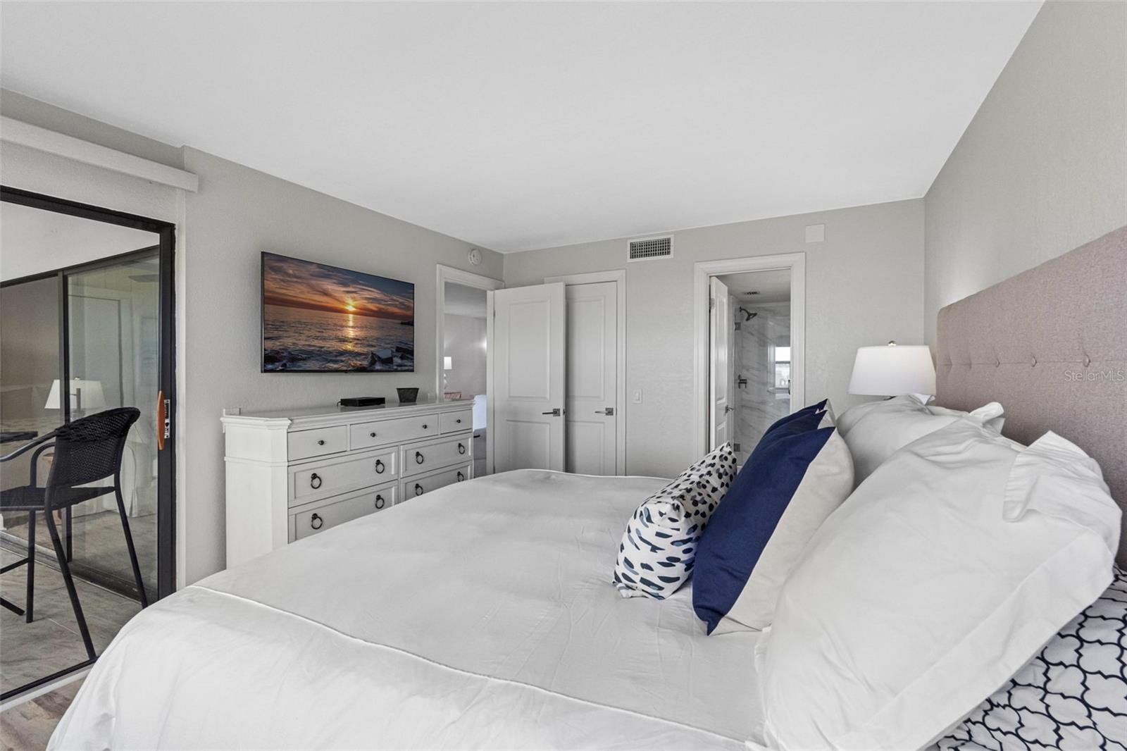 Image 34 of 78 For 6265 Sun Boulevard 115