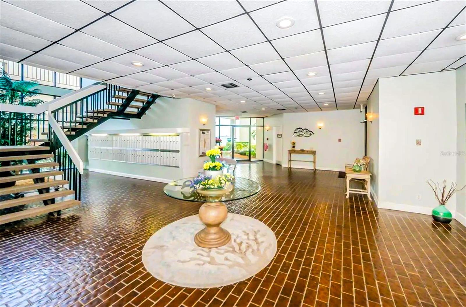 Image 72 of 78 For 6265 Sun Boulevard 115