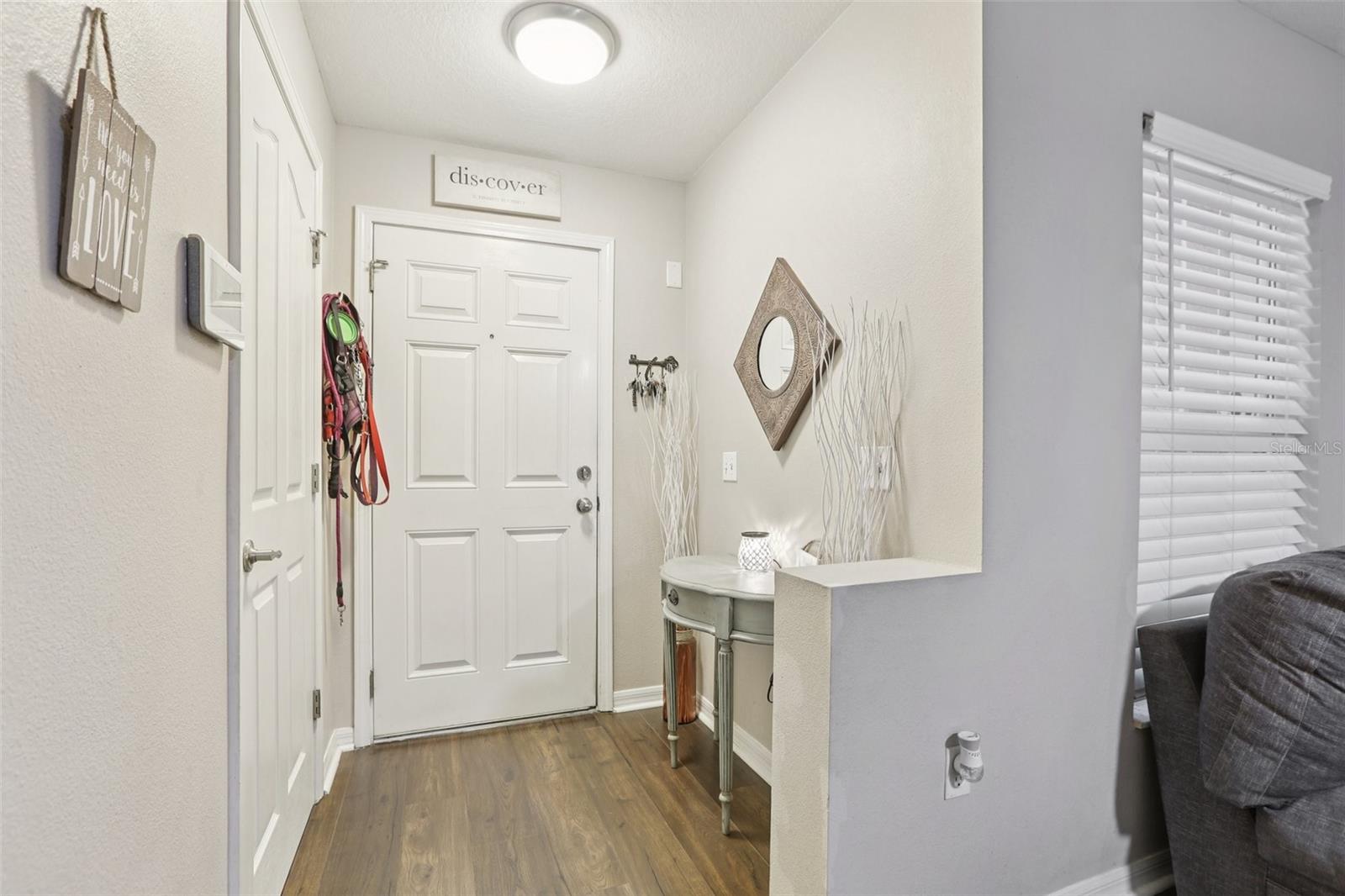 Image 14 of 51 For 6907 Hawthorne Trace Lane
