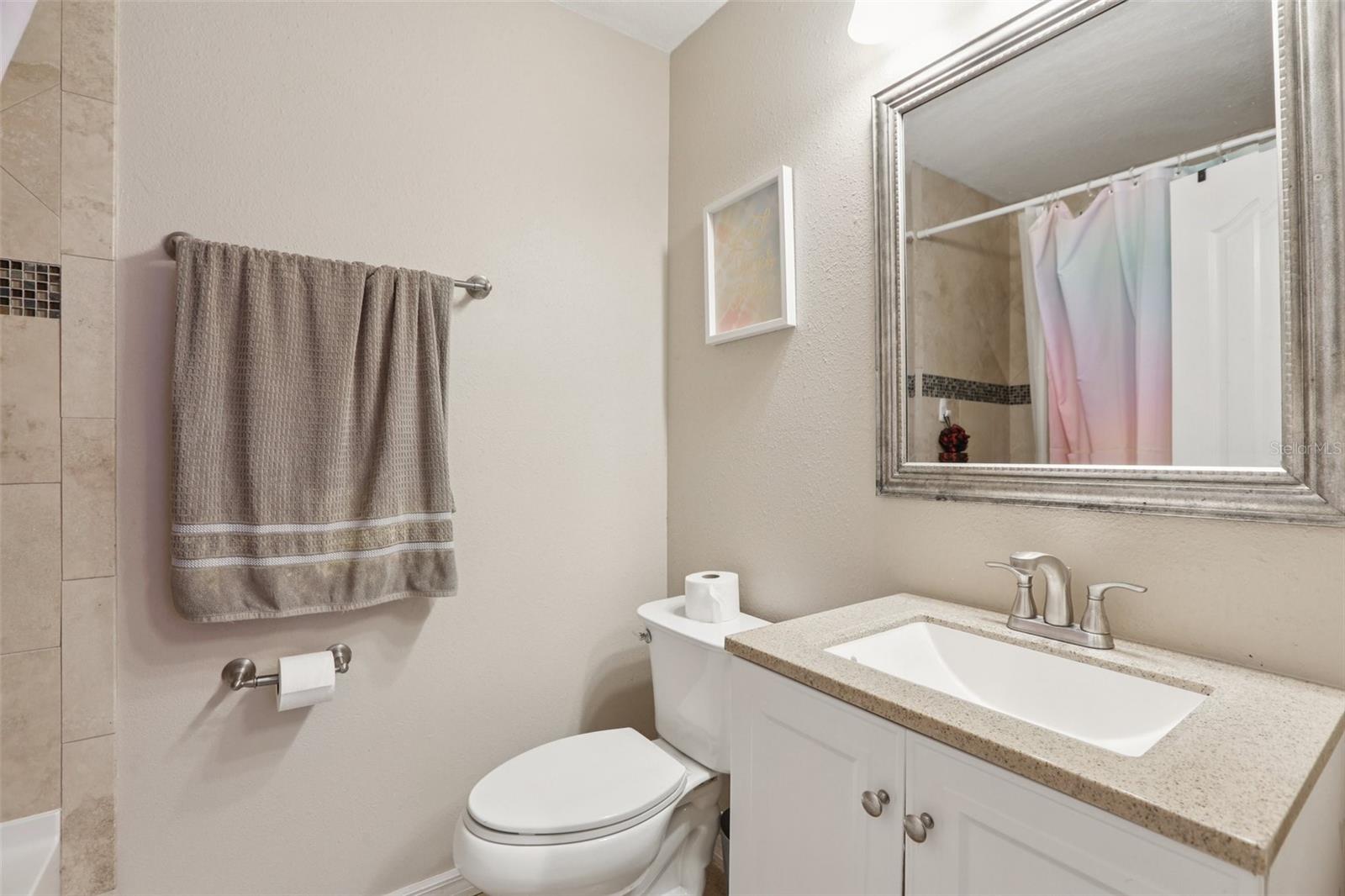 Image 20 of 51 For 6907 Hawthorne Trace Lane