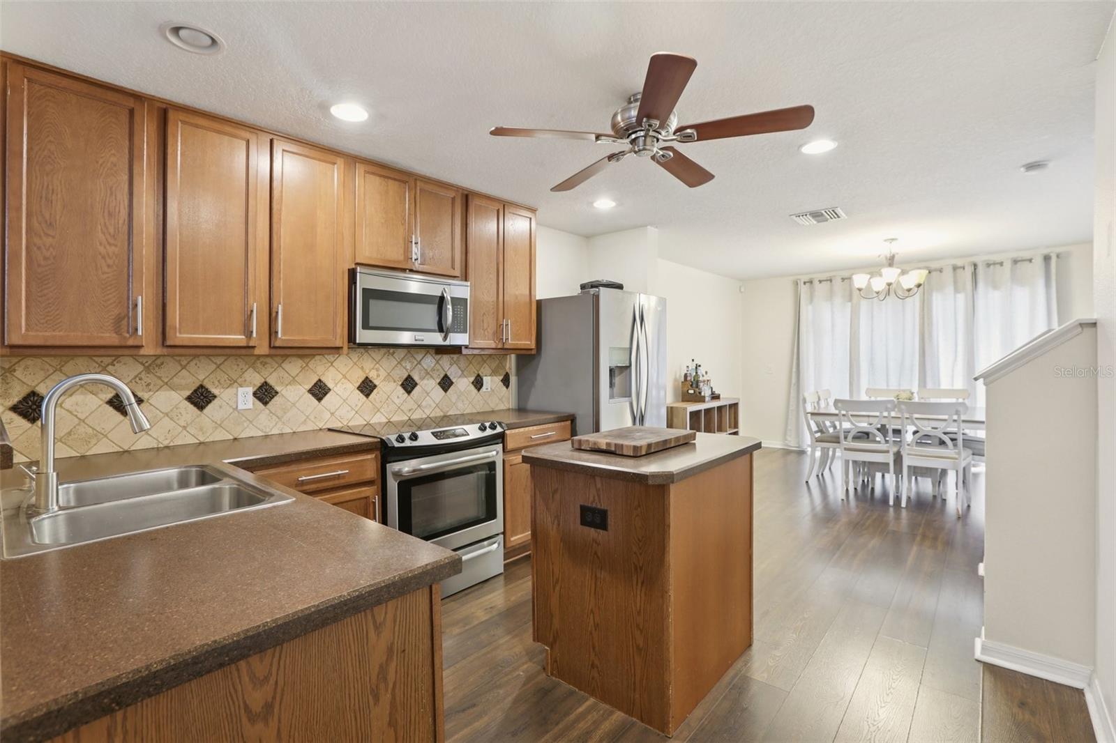 Image 3 of 51 For 6907 Hawthorne Trace Lane