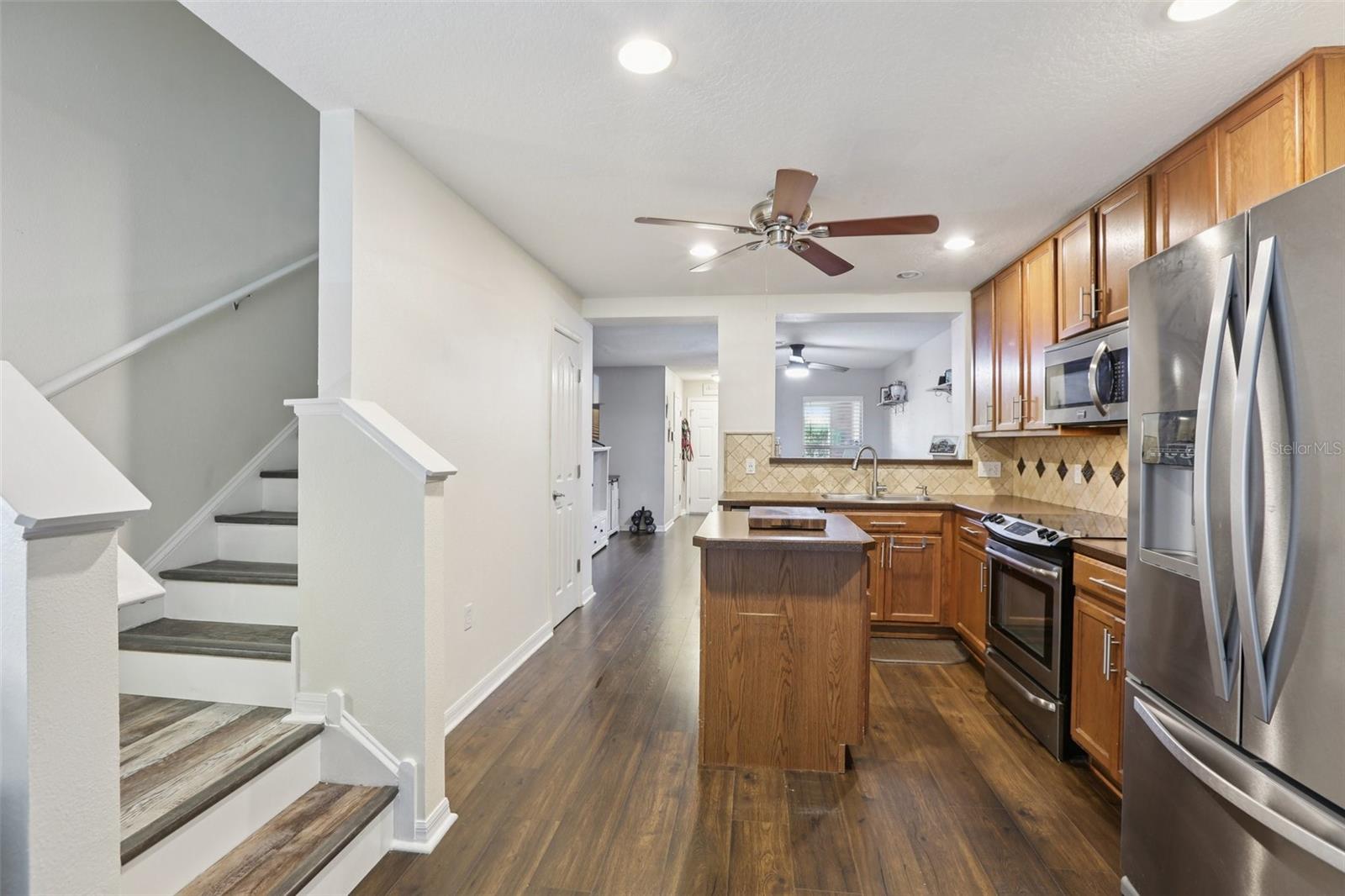 Image 8 of 51 For 6907 Hawthorne Trace Lane