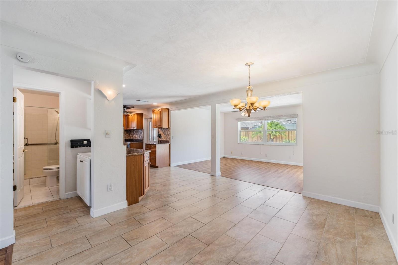 Image 22 of 37 For 13483 87th Avenue