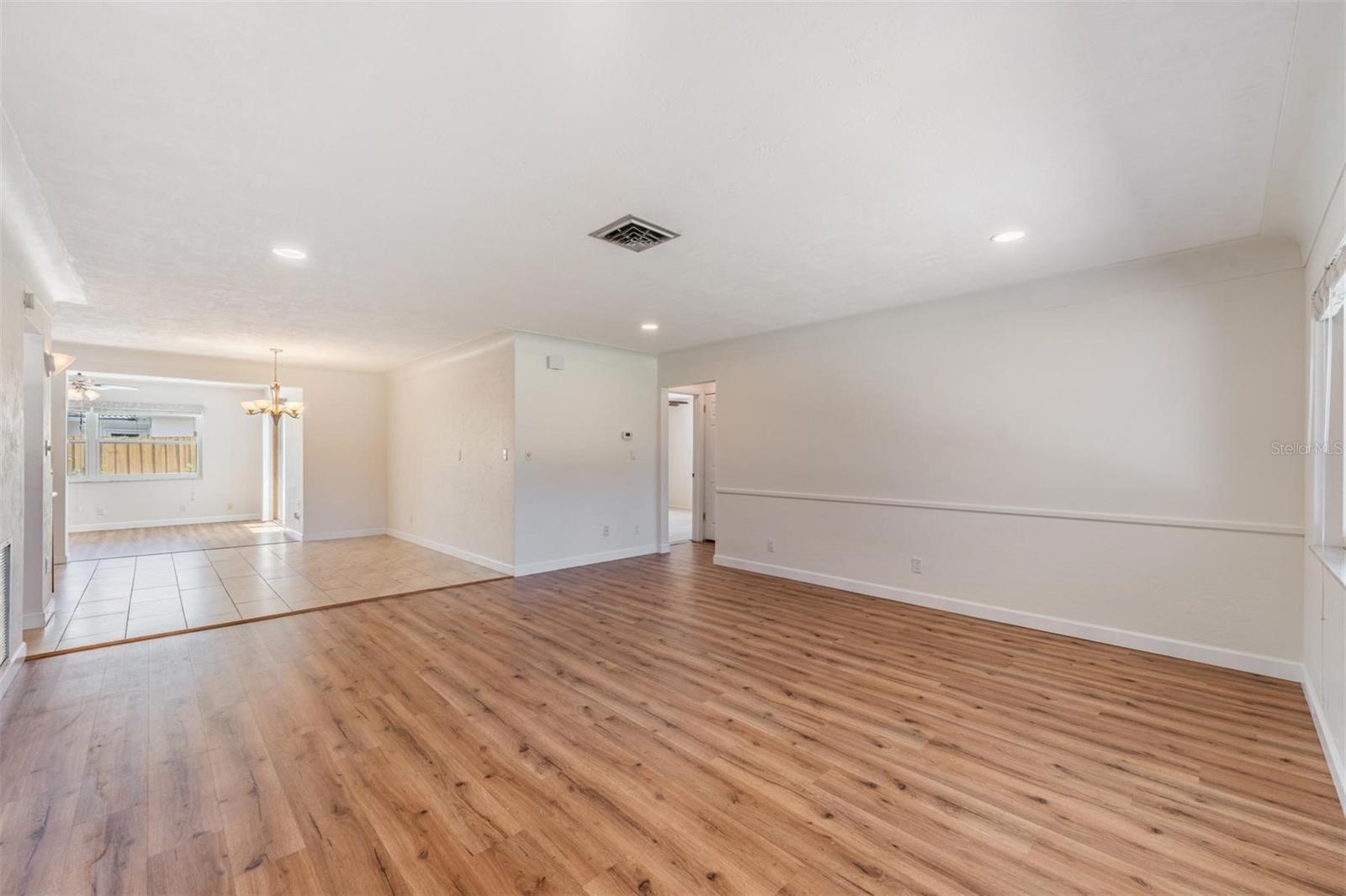 Image 6 of 37 For 13483 87th Avenue