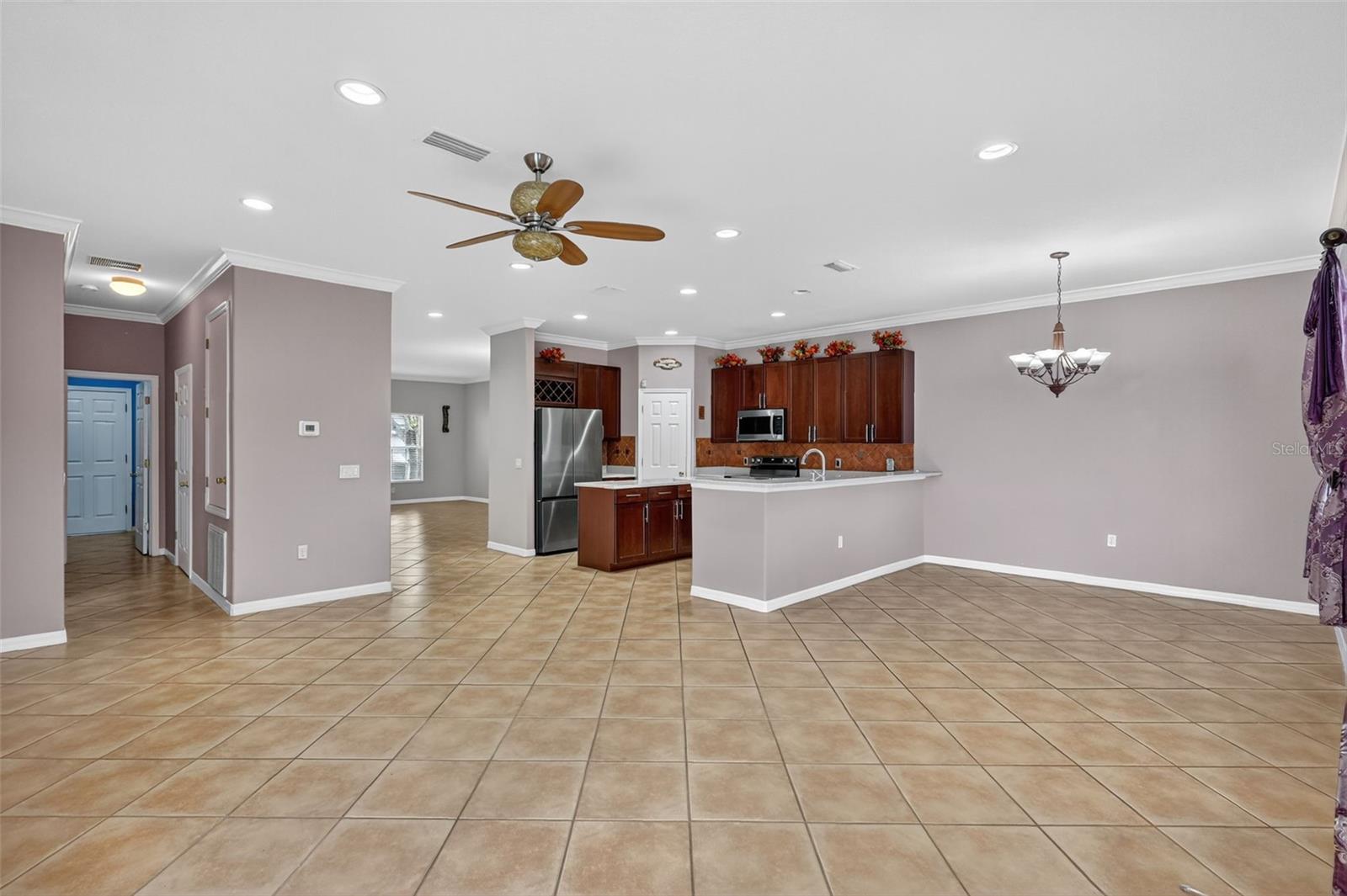 Image 15 of 73 For 8840 Cameron Crest Drive
