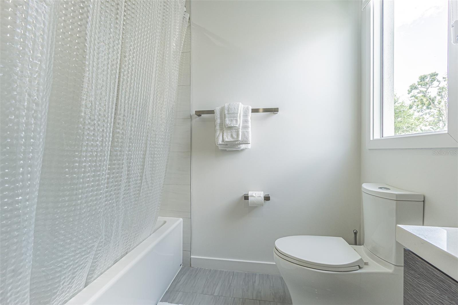 Image 24 of 28 For 651 12th Avenue S