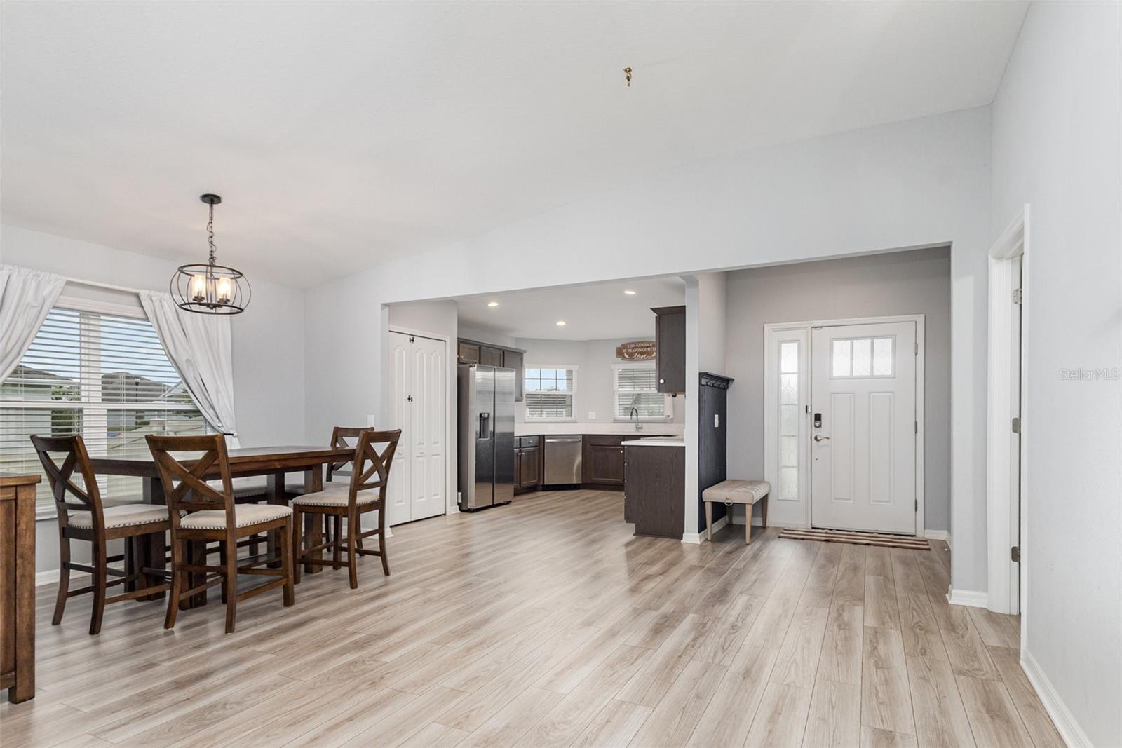 Image 6 of 17 For 2777 Hudson Street