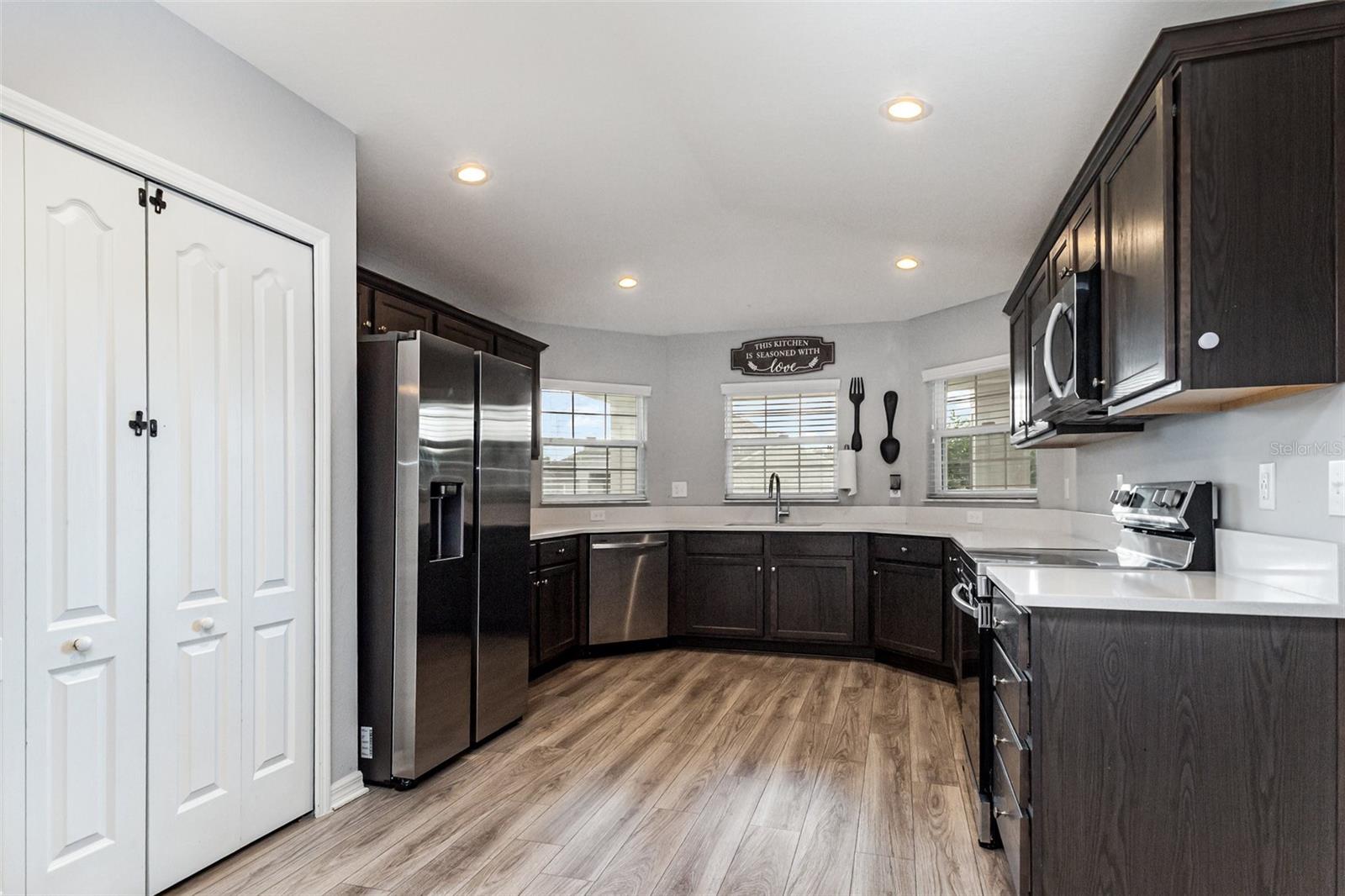 Image 9 of 17 For 2777 Hudson Street