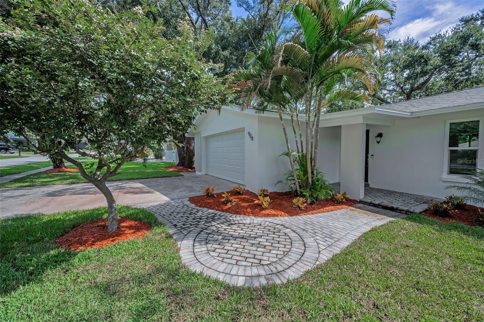 Image 11 of 48 For 908 Highview Drive