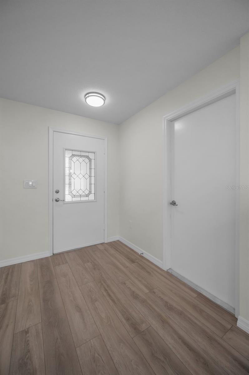 Image 13 of 48 For 908 Highview Drive