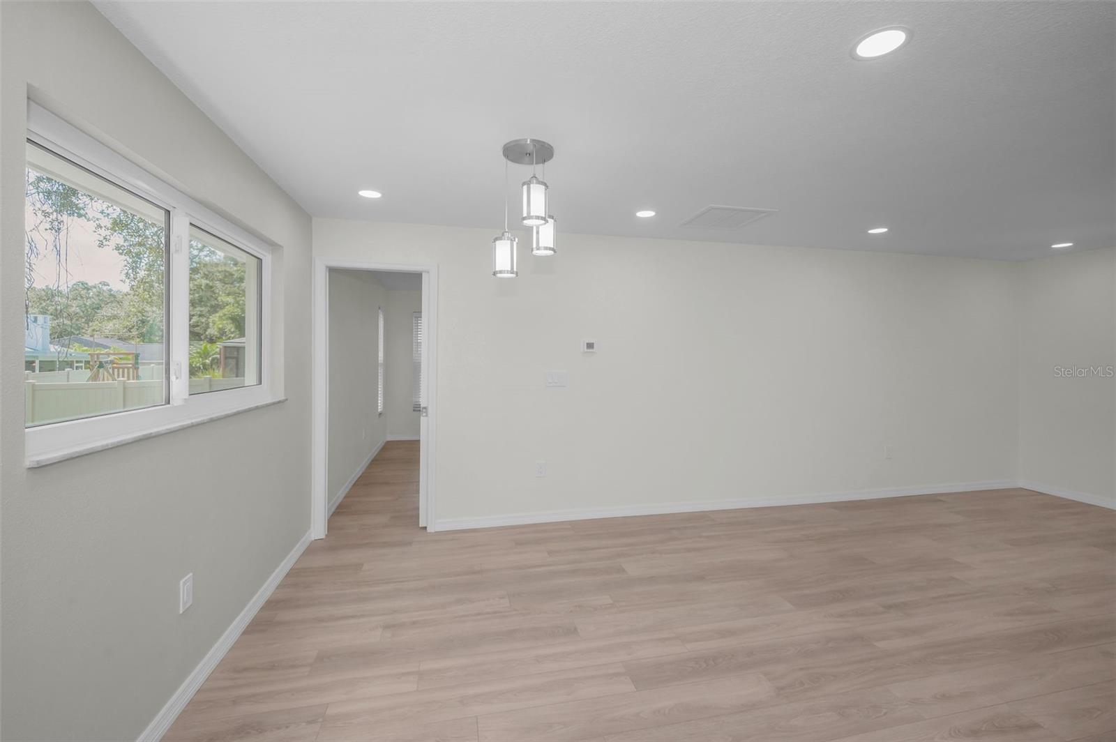Image 20 of 48 For 908 Highview Drive