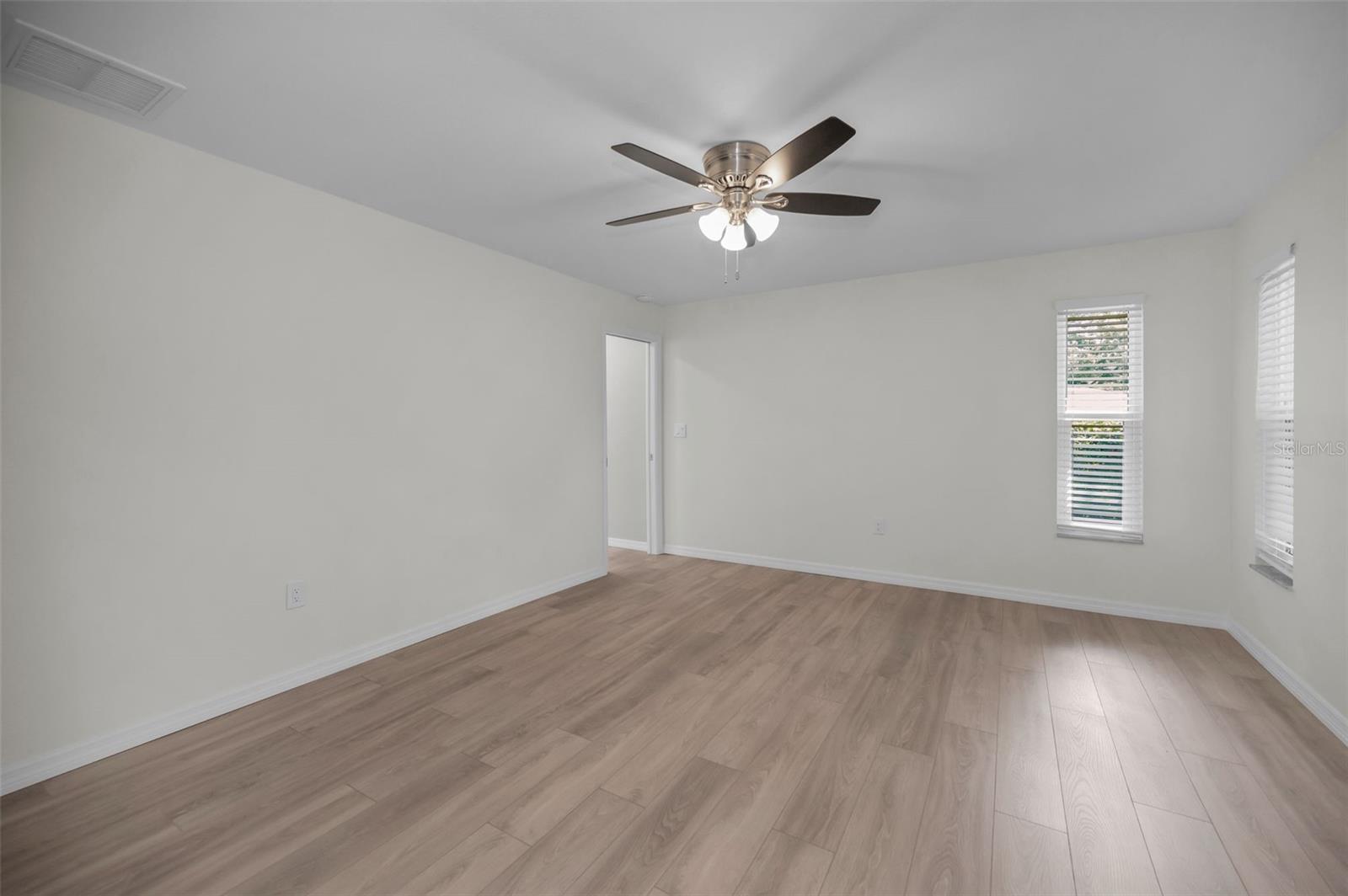 Image 33 of 48 For 908 Highview Drive