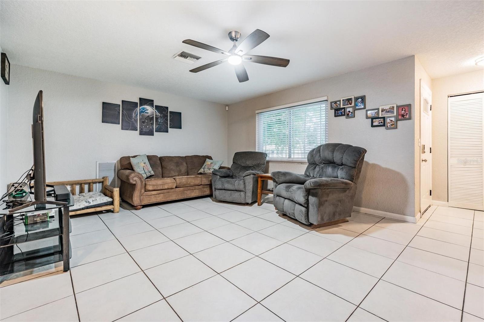 Image 13 of 26 For 1819 West Drive