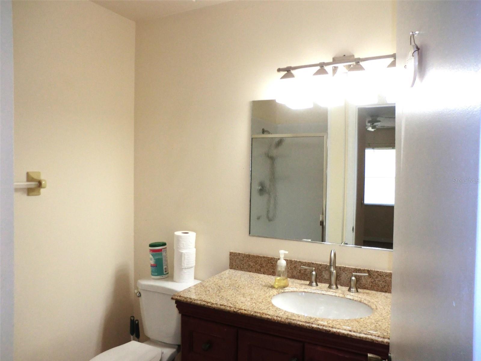Image 11 of 20 For 445 Gloucester Boulevard 445