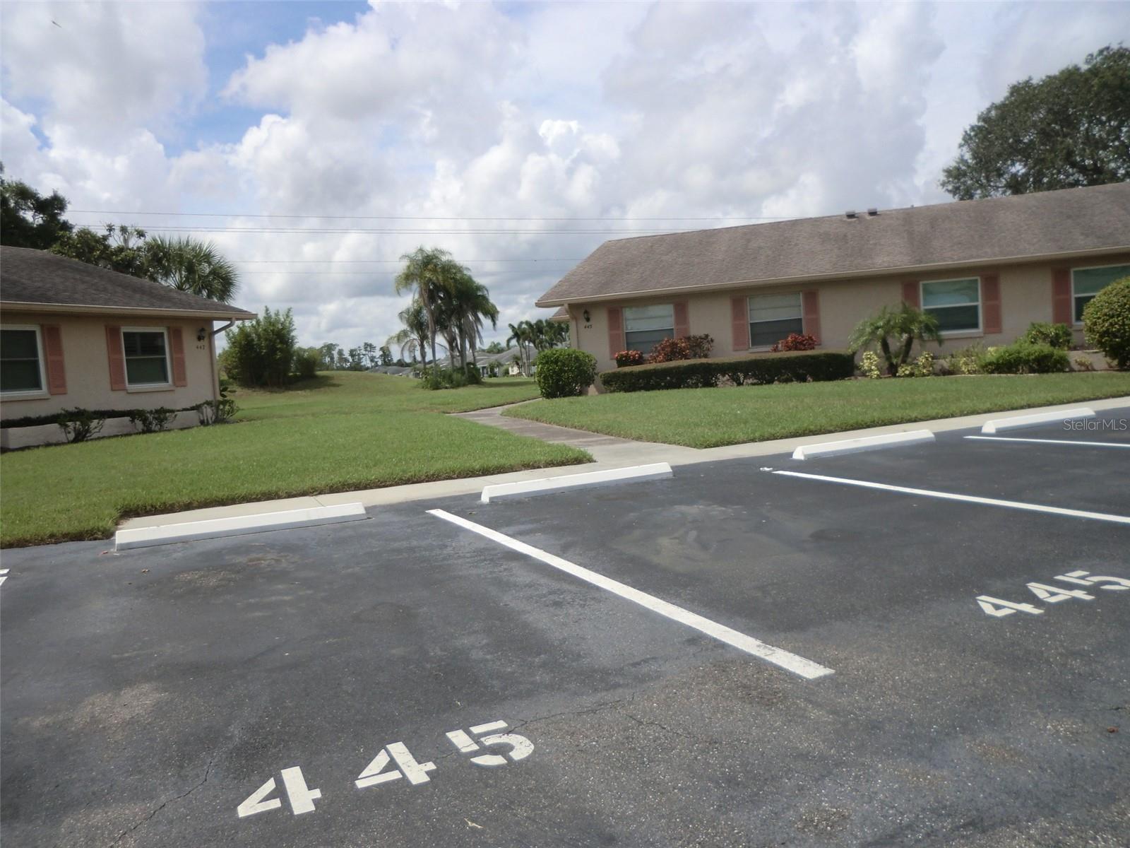 Image 20 of 20 For 445 Gloucester Boulevard 445