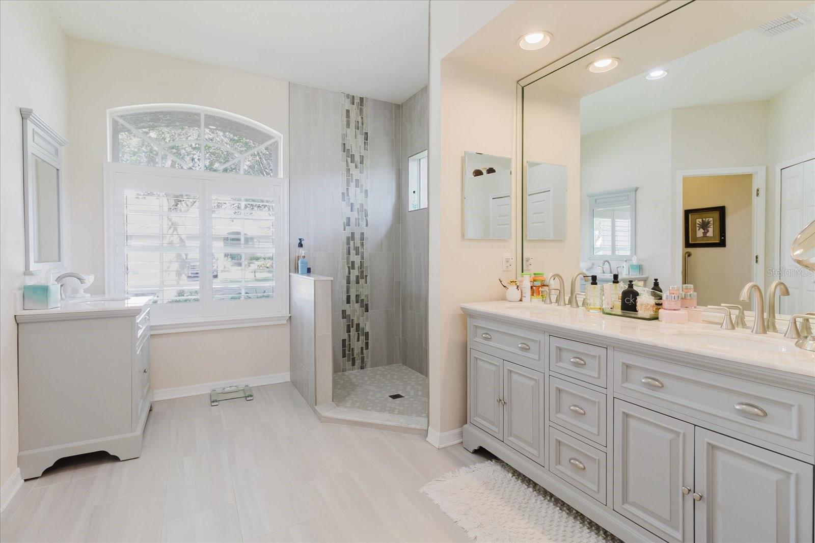 Image 12 of 39 For 9617 9617 Greenbank Drive