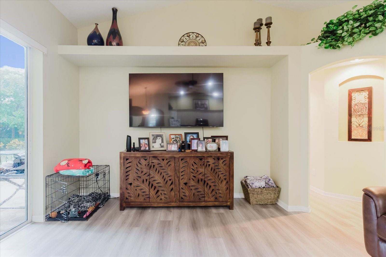 Image 19 of 39 For 9617 9617 Greenbank Drive