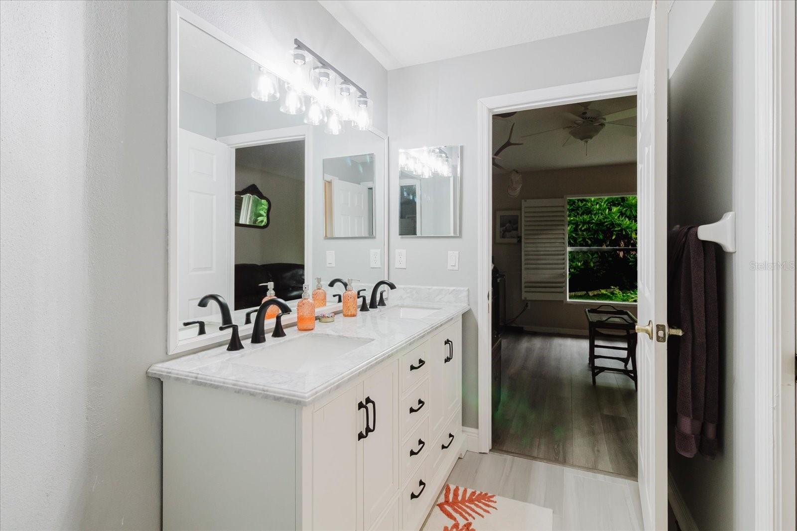 Image 22 of 39 For 9617 9617 Greenbank Drive