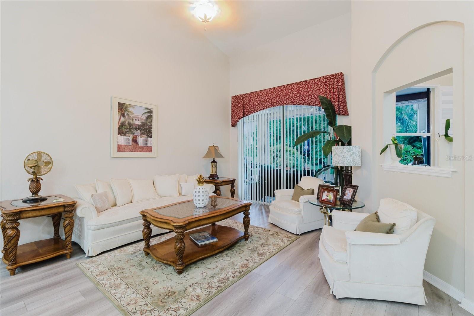 Image 6 of 39 For 9617 9617 Greenbank Drive