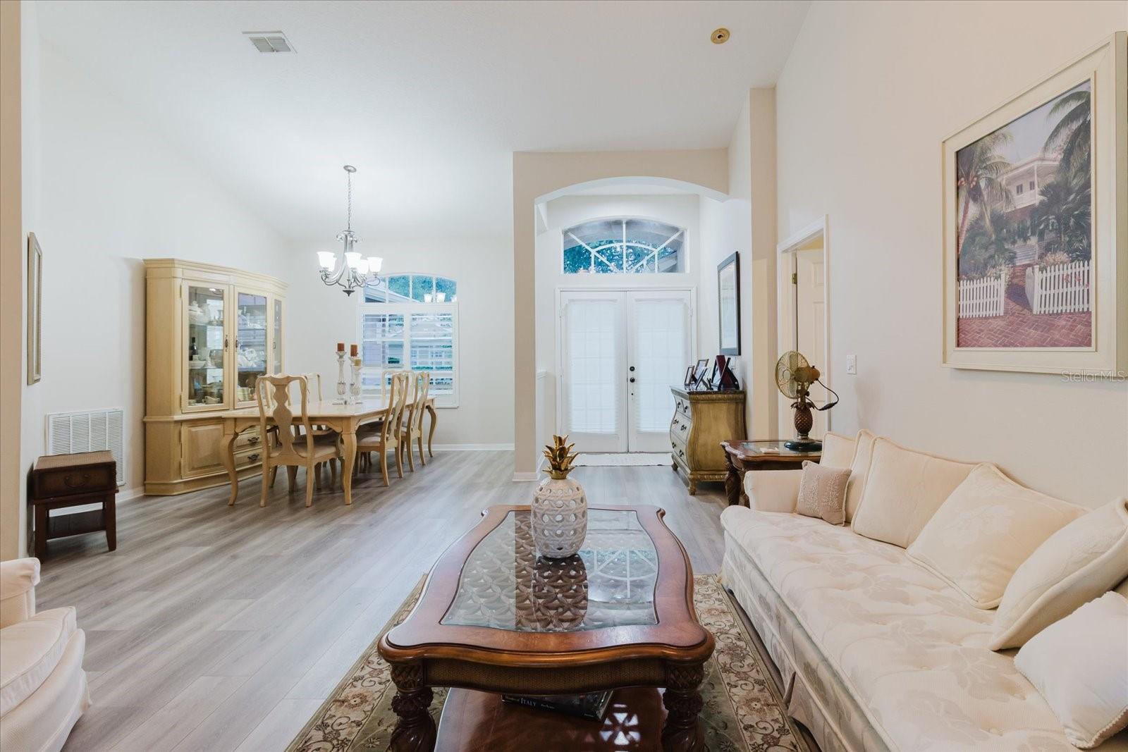 Image 8 of 39 For 9617 9617 Greenbank Drive