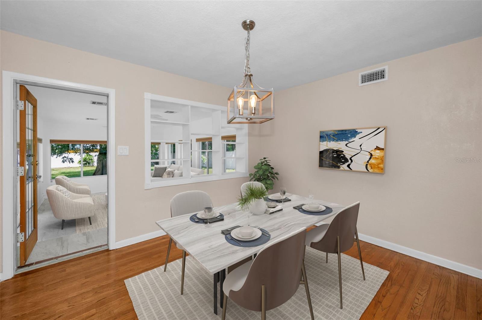 Image 21 of 100 For 554 Louden Avenue