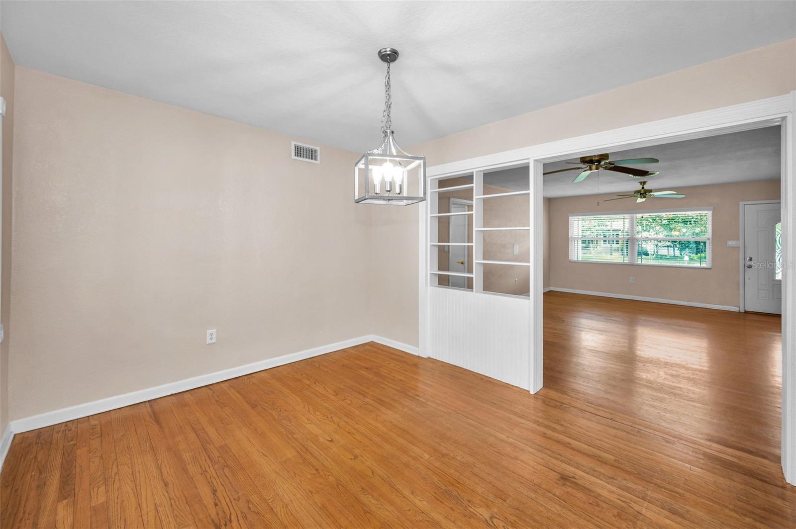 Image 26 of 100 For 554 Louden Avenue