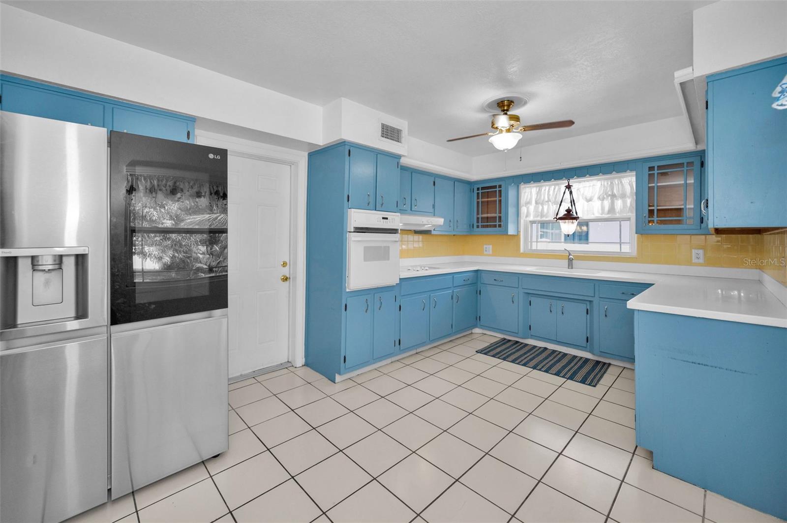 Image 27 of 100 For 554 Louden Avenue